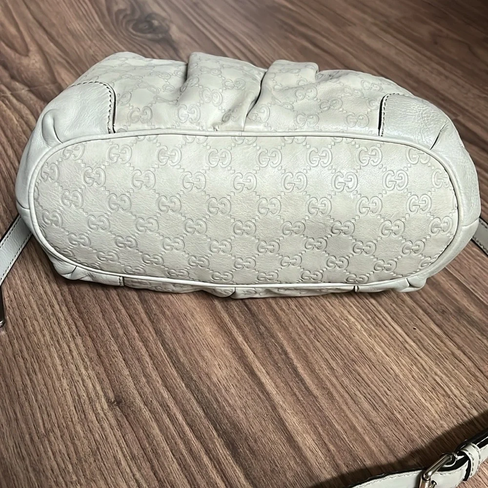 A 236 - 💯% authentic Gucci shoulder bag - Picture 14 of 16